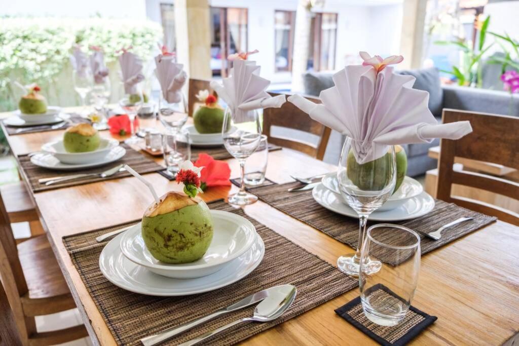 Villa Akmali Berawa - 3 Bedrooms ชังกู ภายนอก รูปภาพ