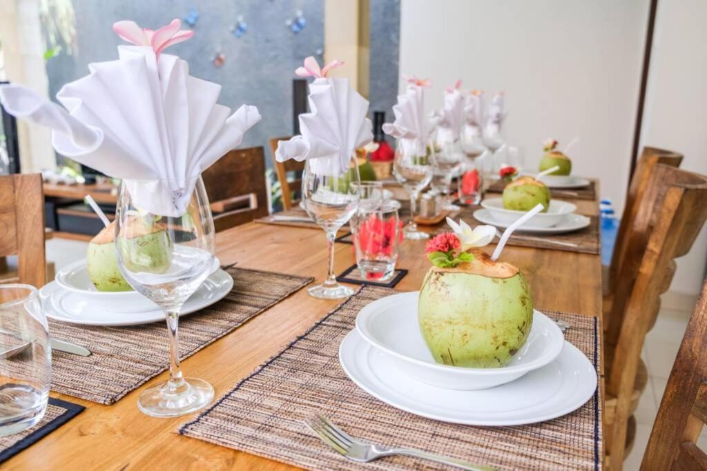 Villa Akmali Berawa - 3 Bedrooms ชังกู ภายนอก รูปภาพ