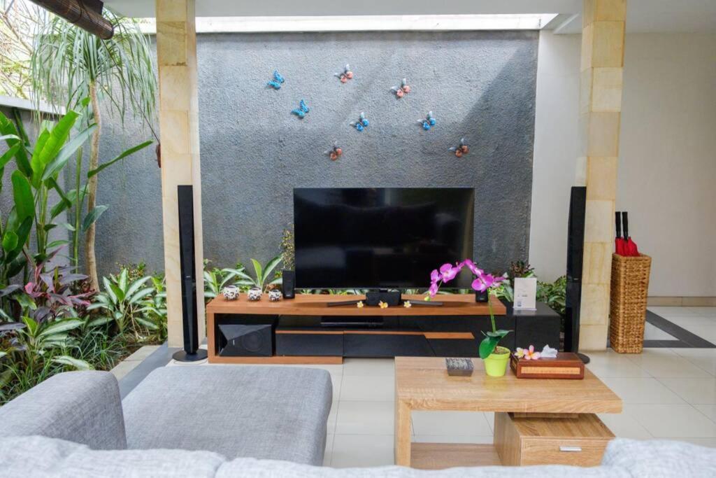 Villa Akmali Berawa - 3 Bedrooms ชังกู ภายนอก รูปภาพ