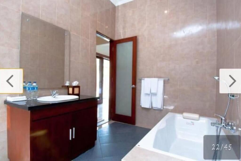 Villa Akmali Berawa - 3 Bedrooms ชังกู ภายนอก รูปภาพ